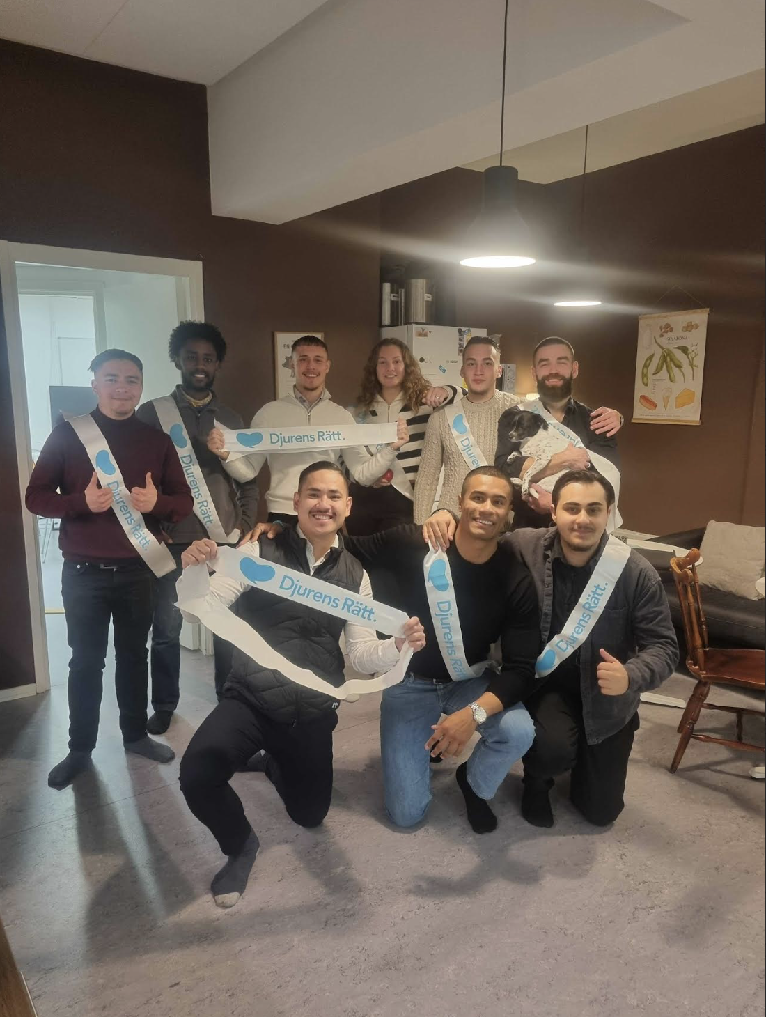 QS Performance team med Djurens Rätt-band